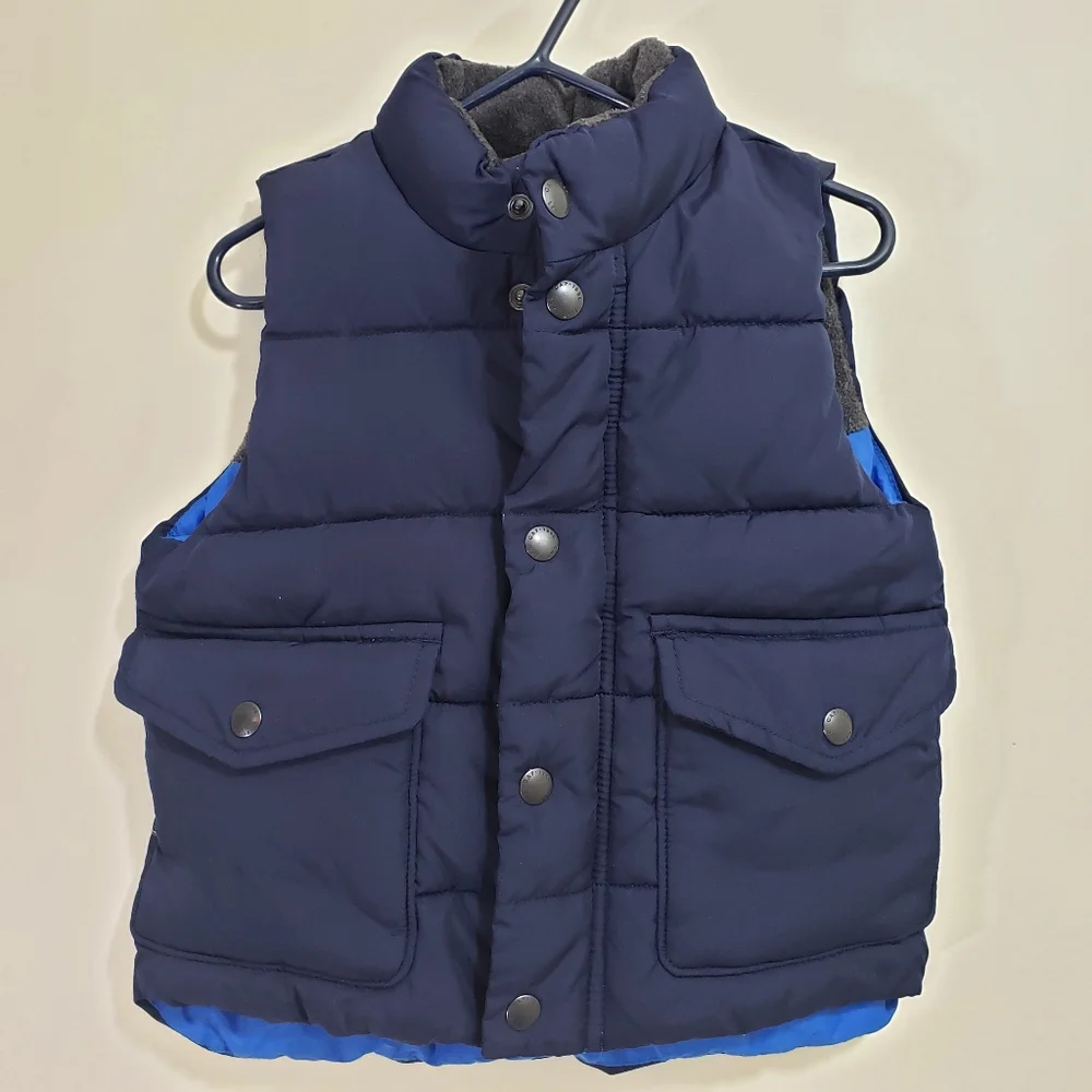 Baby Gap down alternative puffer vest‎ size 2 years